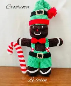 Petits biscuits de Noël réalisés avec du coton mercerisé PT6 et un crochet 2 Artiste: Crochicoter