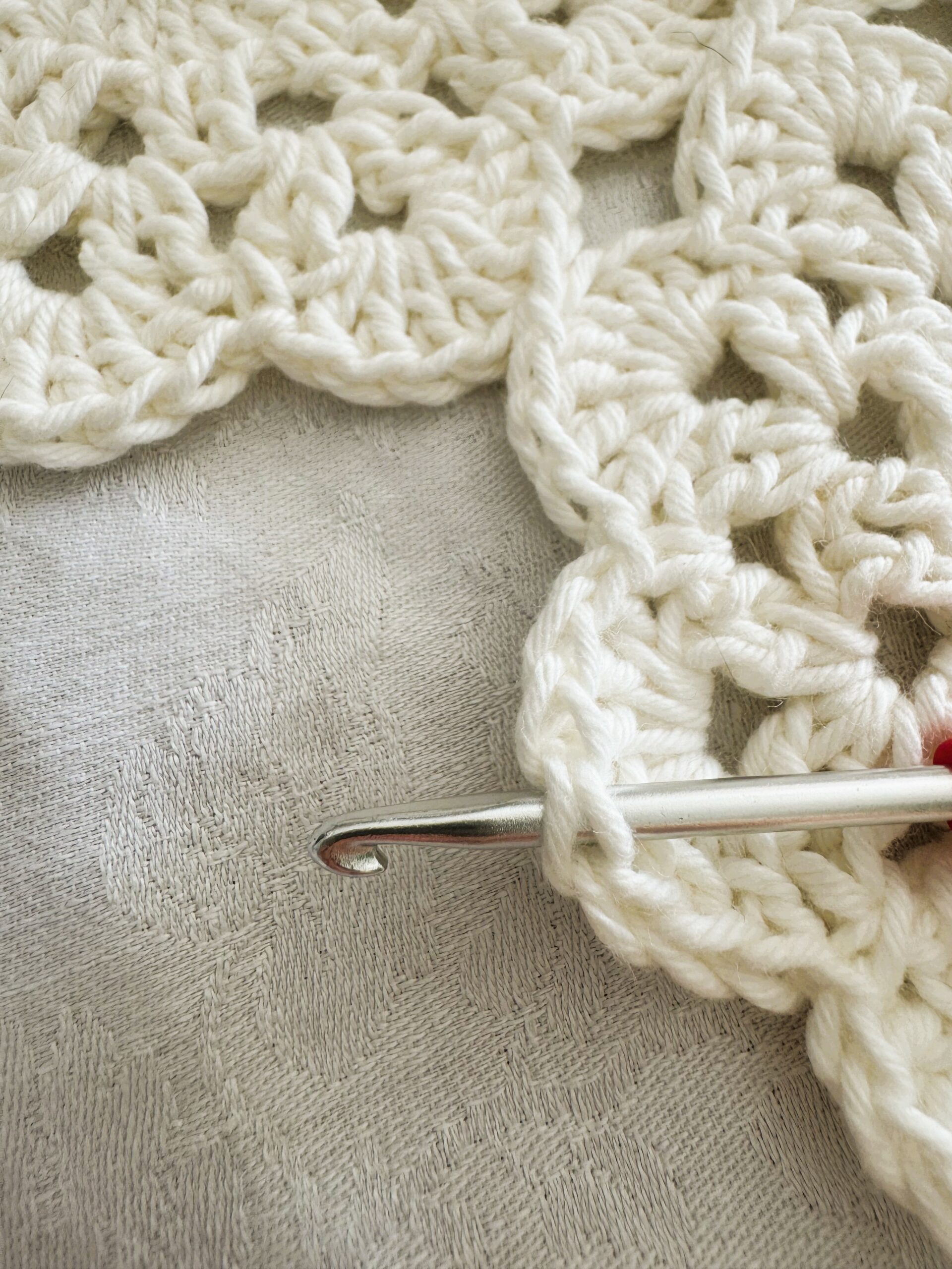 TUTO GRANNY FLEUR CROCHET BLANC MERCERIE PORTUGAISE